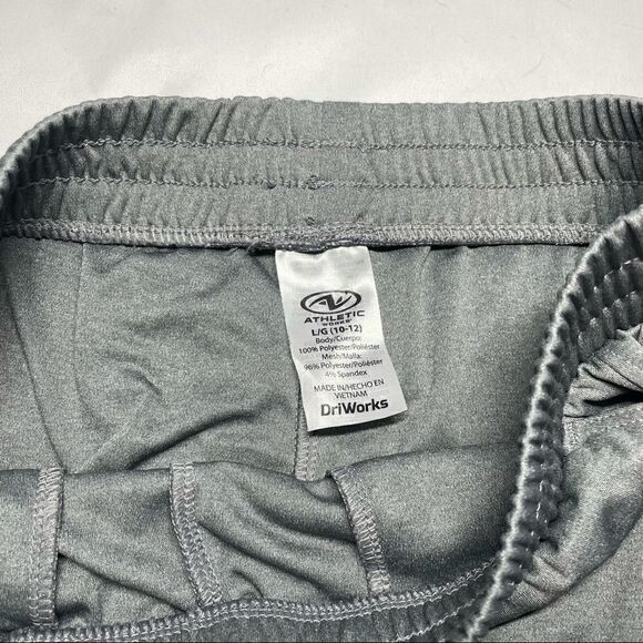 Athletic Kid’s Workout/ athletic shorts Size Large 10/12 - Picture 9 of 14